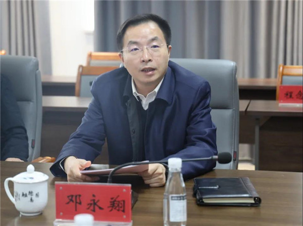 市委常委、常務(wù)副市長(zhǎng)鄧永翔現(xiàn)場(chǎng)調(diào)研城投集團(tuán)產(chǎn)業(yè)項(xiàng)目